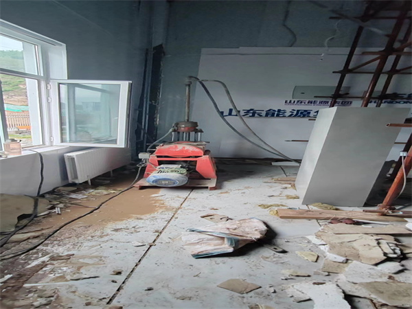 锡林浩特地基基础下沉墙体裂缝加固注浆顶升施工